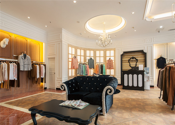 華辰財富廣場時尚品牌專賣店簽約華發(fā)